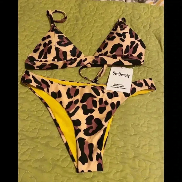 Sea‎ beauty - Picture 1 of 2